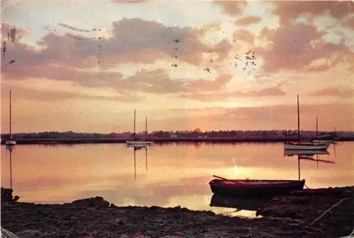 B87605 the lymington river at sunset uk