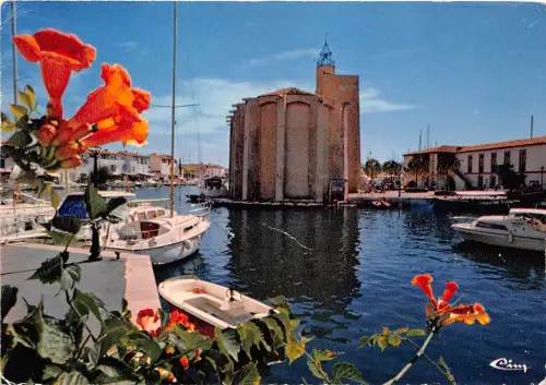 B83036 port grimaud var cite lacustre realisse par et manera SA france