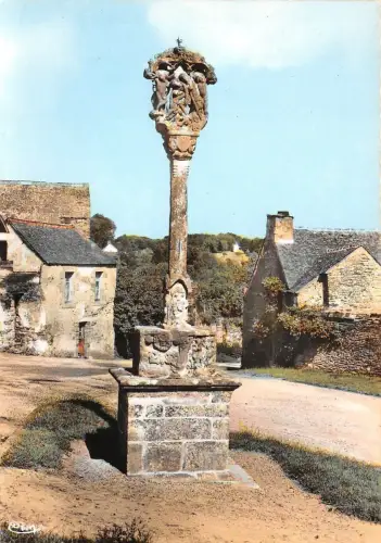BR13489 Le Calvaire Rochefort en Terre france