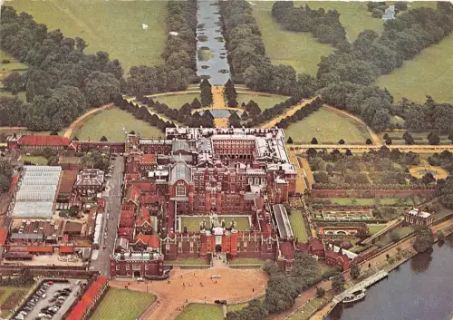 B87280 hampton court palace middlesex uk