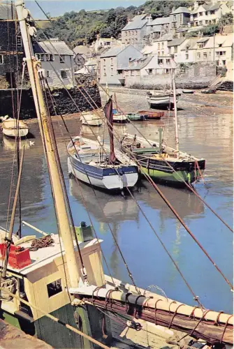 BT17754 Polperro Ship Bateaux Cornwall UK