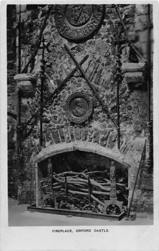 uk33837 Kamin Orford Castle Echtfoto UK