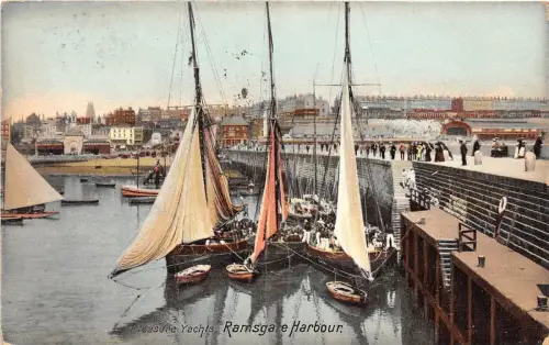 BR61570 Vergnügungsyachten Schiff Bateaux Ramsgate Hafen UK