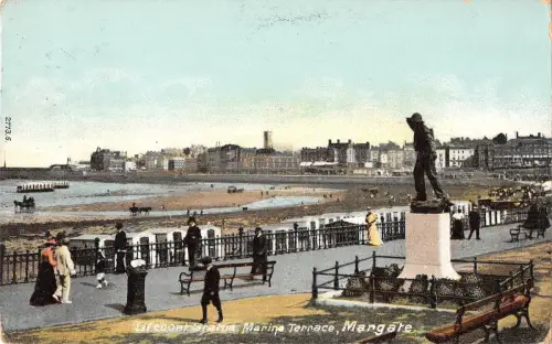 uk33264 Rettungsboot Statue Marine Terrasse Margate Echtfoto UK