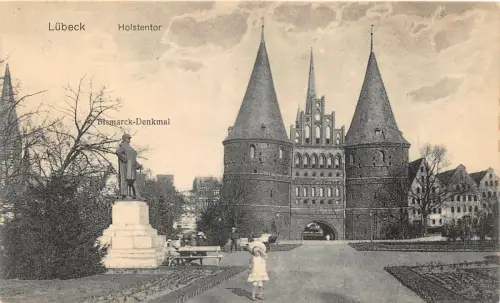 Lot198 Lübeck Deutschland Holstentor Bismarck Denkmal
