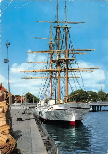 B98764 halmstad najaden skolskepp sweden ship bateaux