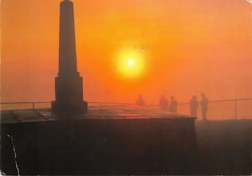 BT1306 norwegen Nordkap die Mitternachtssonne durch den Nebel gesehen