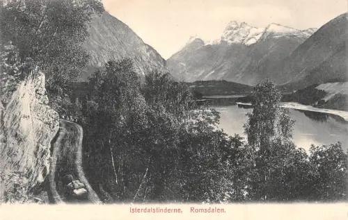 B95920 isterdalstinderne romsdalen norwegen