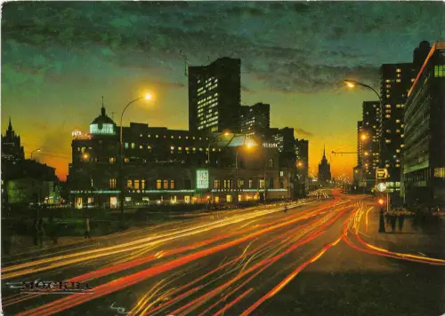 B46642 Kalinin Avenue bei Nacht Moskau Russland