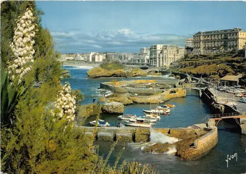 BR12680 Le Port des Pecheurs Biarritz Frankreich