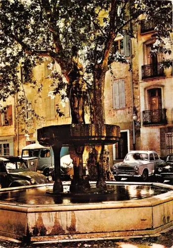 BR15599 La fontaine des neuf Jets Ceret france