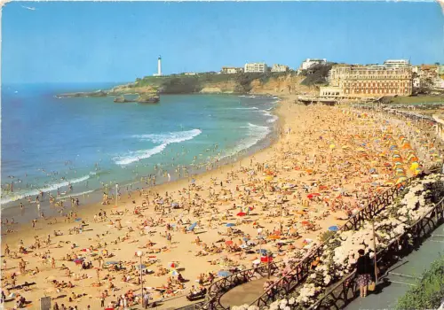 BR8936 Biarritz la grande plage et le phare france