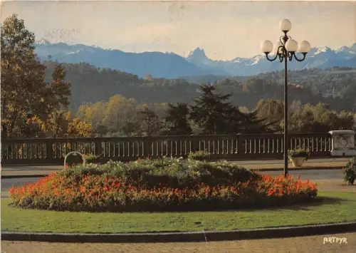 BR5196 Voulevard des Pyrenees Pau france