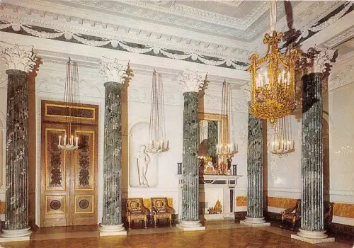 B74272 der Gartensaal Schlossmuseum Pawlowsk Russland