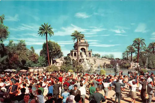 BR15165 Sardanas en la Parque de la Cudadela Barcelona Spanien