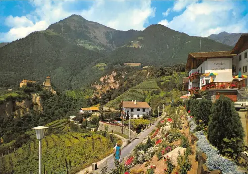 BG17624 tirolo presso merano particolare con il castello italy