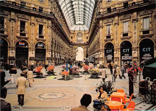 BR10910 galleria Vitorio emanuele Milano italy