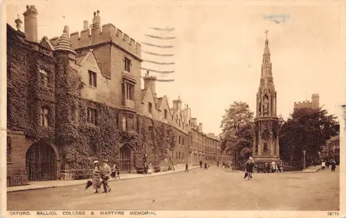 B89274 Oxford Balliol College and Martyrs Memorial UK