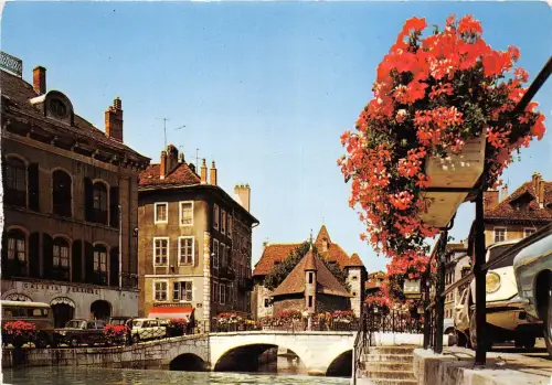 B50620 Annecy Le Canal du Thiou et le Palais de Isle france