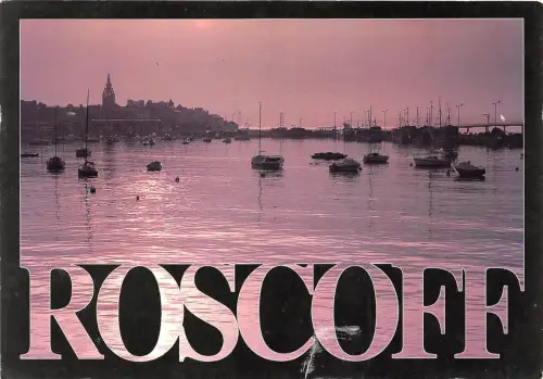 B51564 Roscoff Dernieres lueurs sur le port france