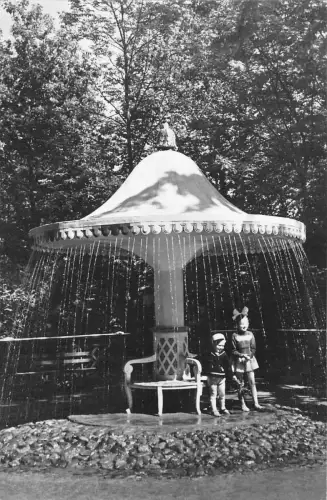 B97868 Petrodvoret Russland Echtfoto