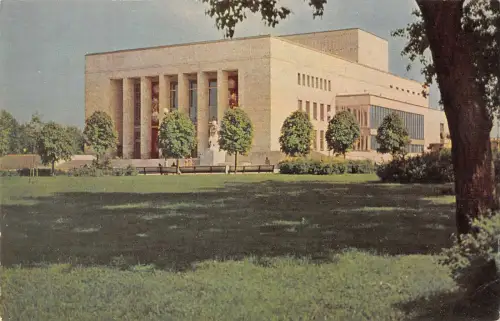 B109346 Russland Leningrad Junge Zuschauer Theater