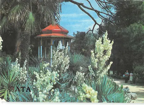 B110115 Russland Krim Jalta Park Tempel Promenade