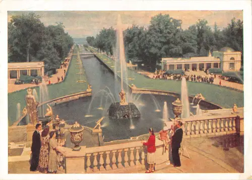 B110228 Russland Leningrader Brunnen Statue Promenade