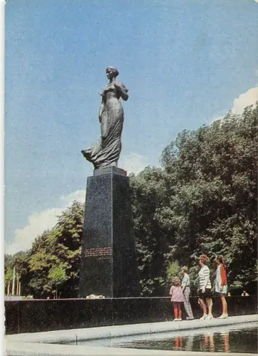 B110068 Russland Kiew Ein Denkmal für den Wald Statue