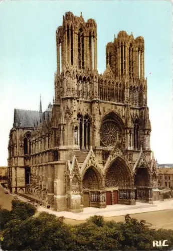 B52728 Reims la cathedrale france