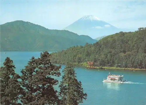B90110 lake ashi and mt fuji hakone national park ship bateaux japan