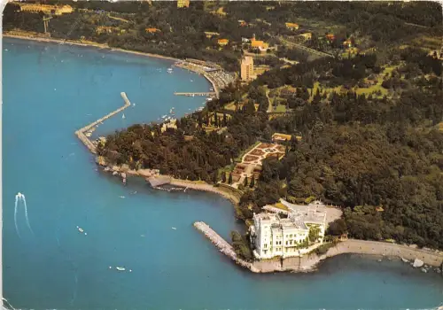 B58402 Trieste Parco di Miramare con il Castello italy