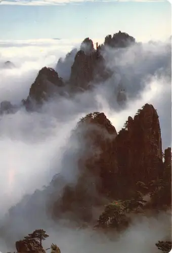 BR25543 La Montagne Huang 2 Scans Bergporzellan