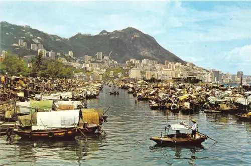 B90069 Boat People in Causeway Bay Taifun Shelter Typen Hongkong China