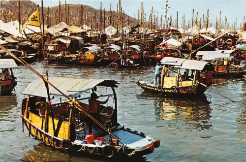 B90085 schwimmende Menschen im Taifununterstand Hongkong China