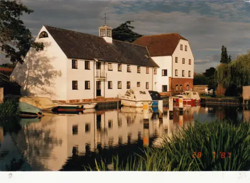 BR74343 Haus auf Seelandschaft UK Mühle