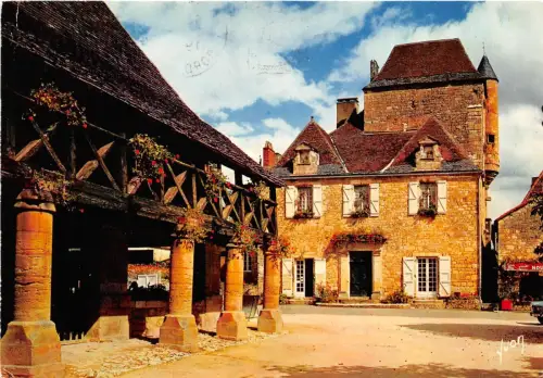 BR2382 Frankreich Domme les halles