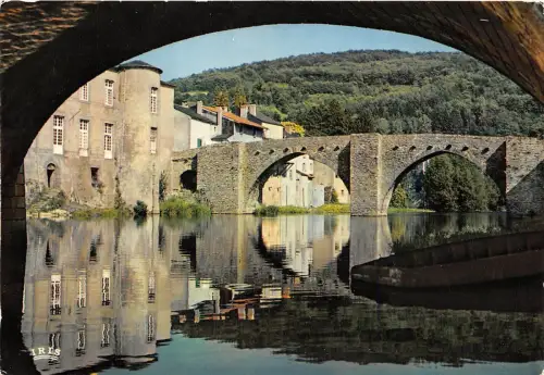 BR4447 Brassac Le viex pont france