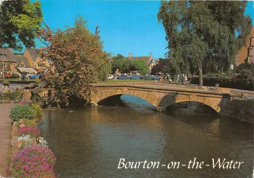 B87089 the old mill bridge bourton on the water uk