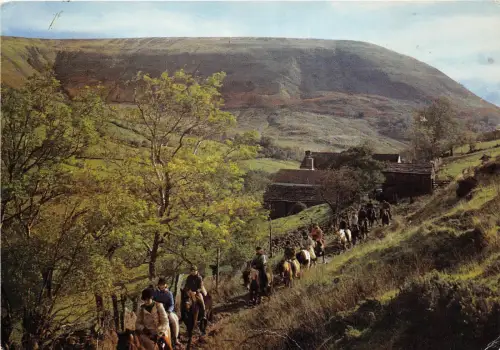 BT17768 Jugendhersteller Pony Trekking in den Black Mountains UK
