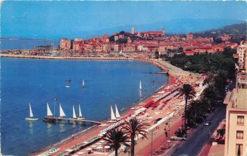 BR23715 Der Faimous Strand von Cannes Frankreich