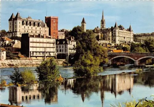 BR5216 Le Chateau Henri IV et le Gave de Pau france