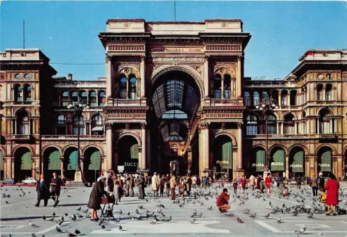 BG17952 galleria vittorio emanuele milano italy