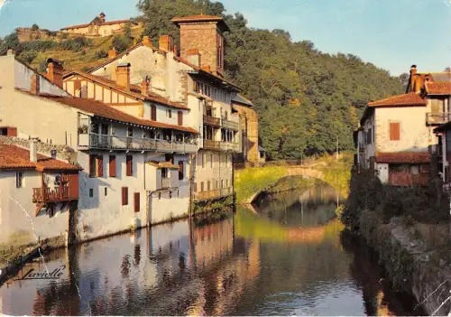 BR8511 St Jean Pied de Port vieilles maison france