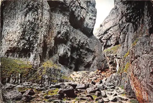 BT17740 gordale scar malham uk