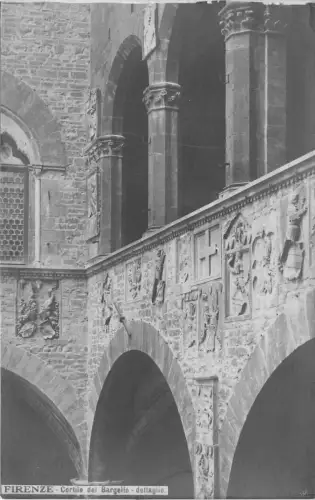 B44317 Firenze Bargello cortile detaglio italy