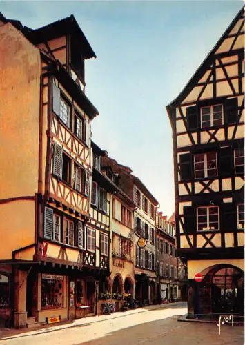 BR3358 vieille rue colmar france