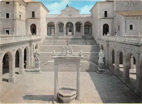 B58422 Abbazia di Montecassino Bramante's Cloister italy
