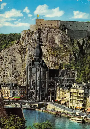 BT5500 Meuse Eglise N D et citadelle Dinant Belgien
