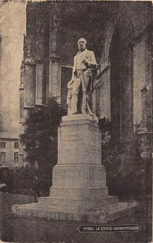 BG25222 ypres la statue van den peerebdom belgien